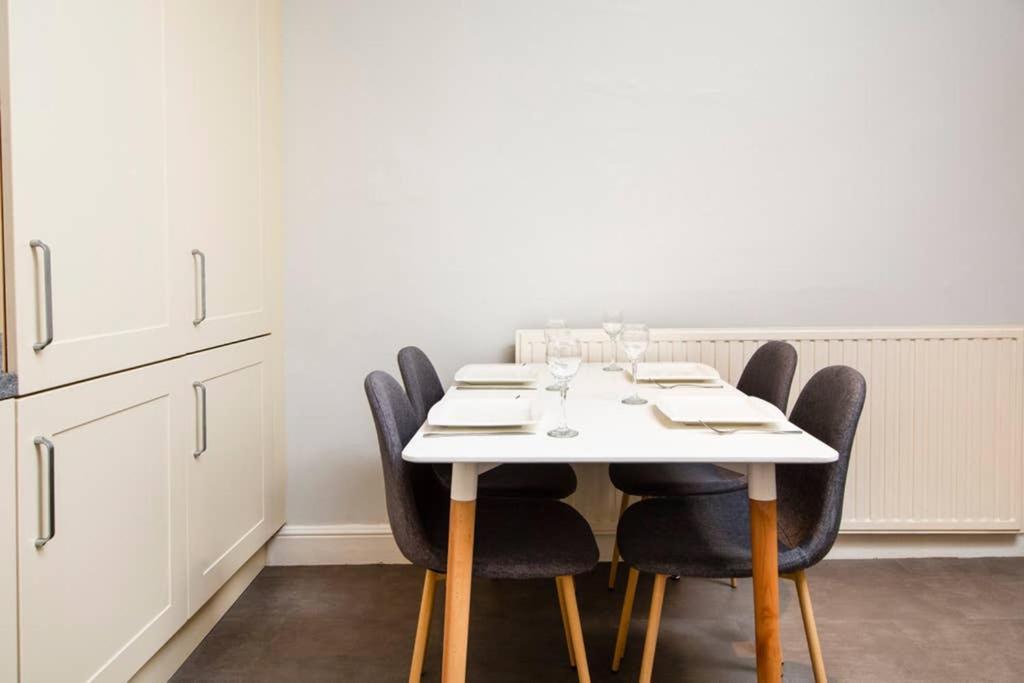 Clifton Spacious 3 Bed Apt & Parking - Simplycheckin Бристоль Екстер'єр фото