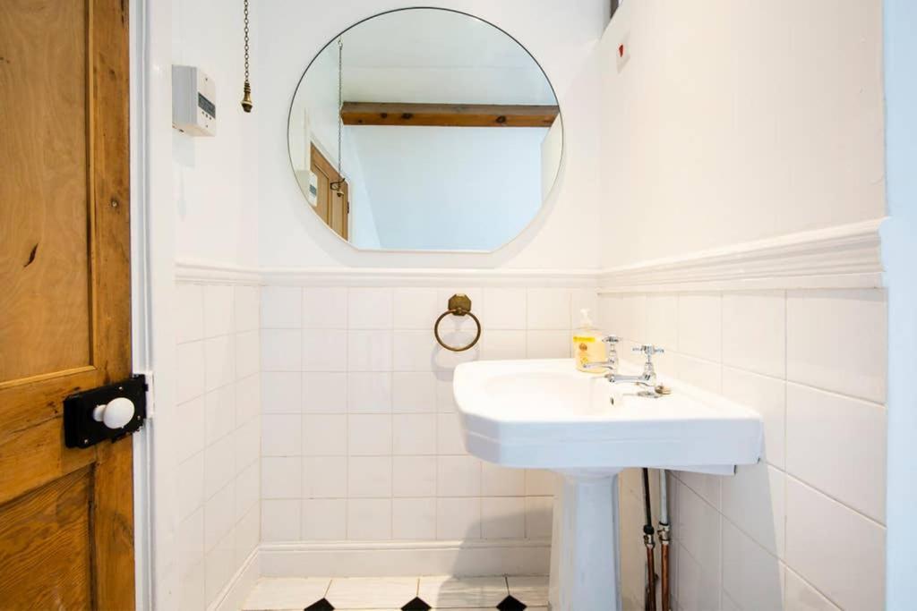 Clifton Spacious 3 Bed Apt & Parking - Simplycheckin Бристоль Екстер'єр фото