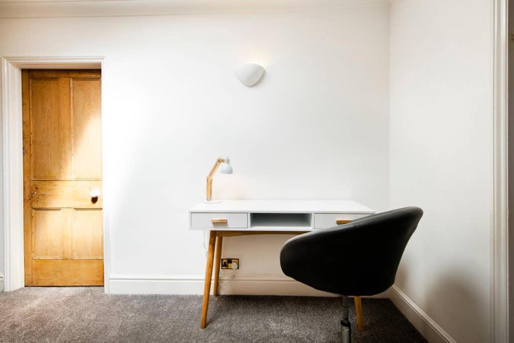 Clifton Spacious 3 Bed Apt & Parking - Simplycheckin Бристоль Екстер'єр фото