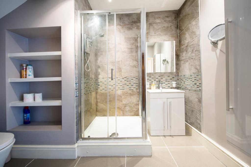 Clifton Spacious 3 Bed Apt & Parking - Simplycheckin Бристоль Екстер'єр фото