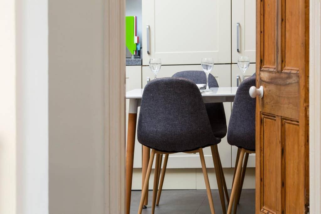 Clifton Spacious 3 Bed Apt & Parking - Simplycheckin Бристоль Екстер'єр фото